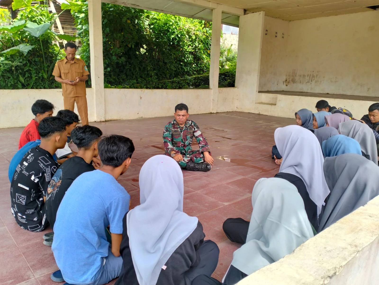 Memberi Dampak Negatif  Di Masyarakat, Danramil 16 /PT Sosialisasi Bahaya Judi Online