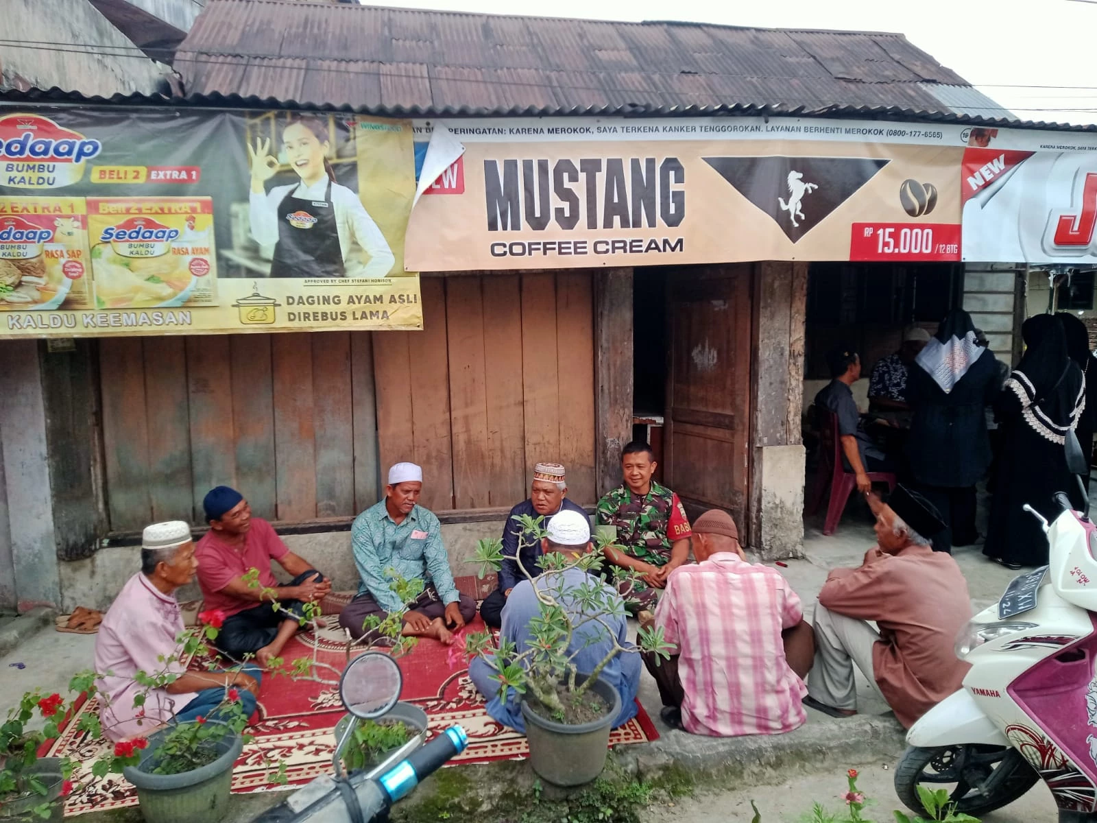 Melalui Komsos, Babinsa Himbau Warga Jaga Toleransi Antar Umat Beragama