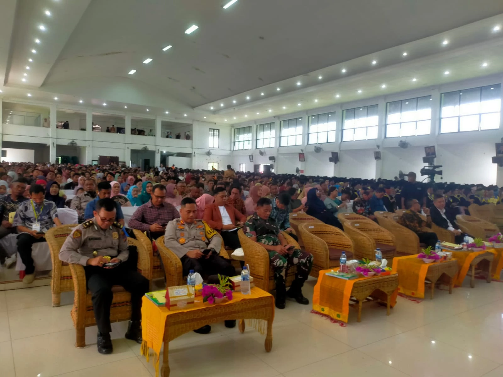 Wakili Dandim, Danramil 04/ Siantar  Barat Hadiri Wisuda Sarjana Dan Magister