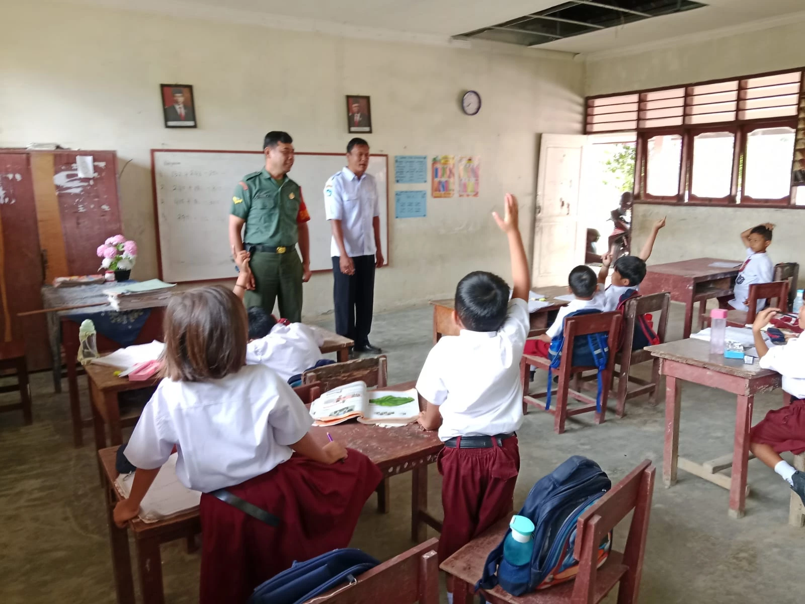 Babinsa Berikan Materi Wasbang Kepada Siswa SD