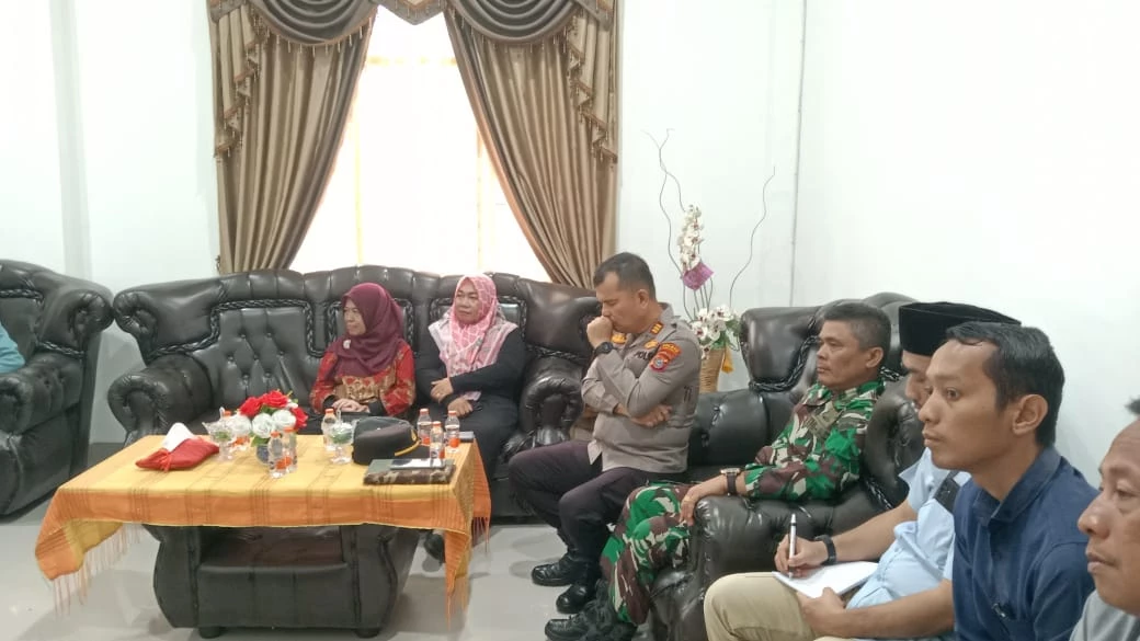 Danramil 05/Serbelwan Hadiri Rapat Koordinasi Antisipasi Penanganan Banjir Kecamatan Tapian Dolok