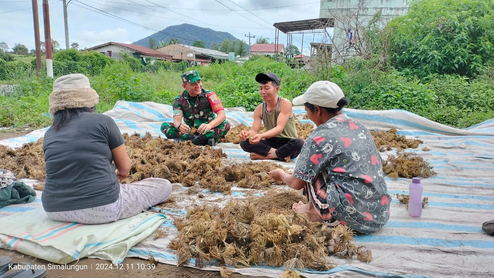 Babinsa Koramil 12/Saribudolok Melaksanakan Komsos bersama warga binaan 