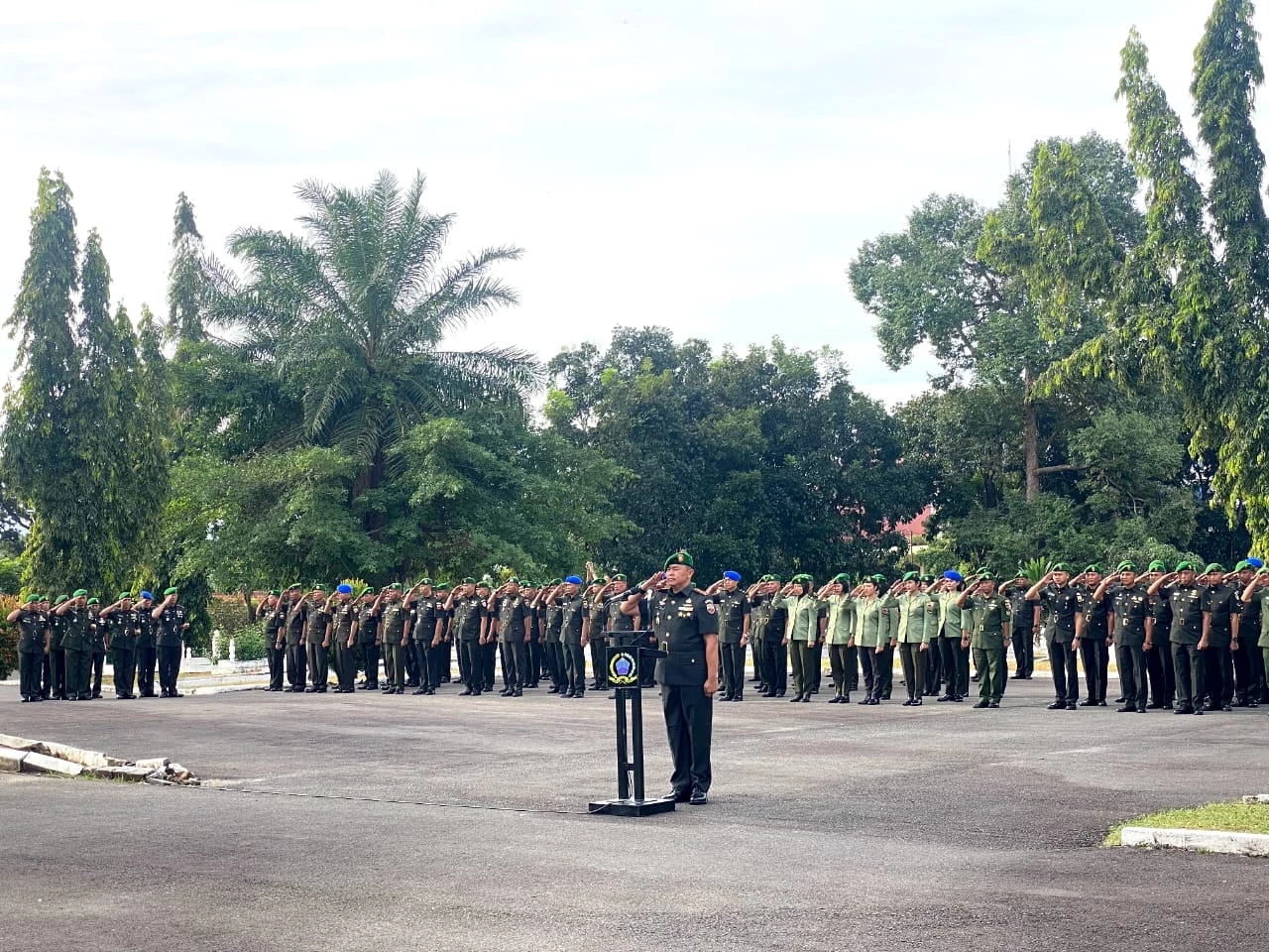 Kasdim 0207/ Simalungun Hadiri Upacara Ziarah dalam Rangka Peringatan Hari Juang TNI AD Tahun 2024