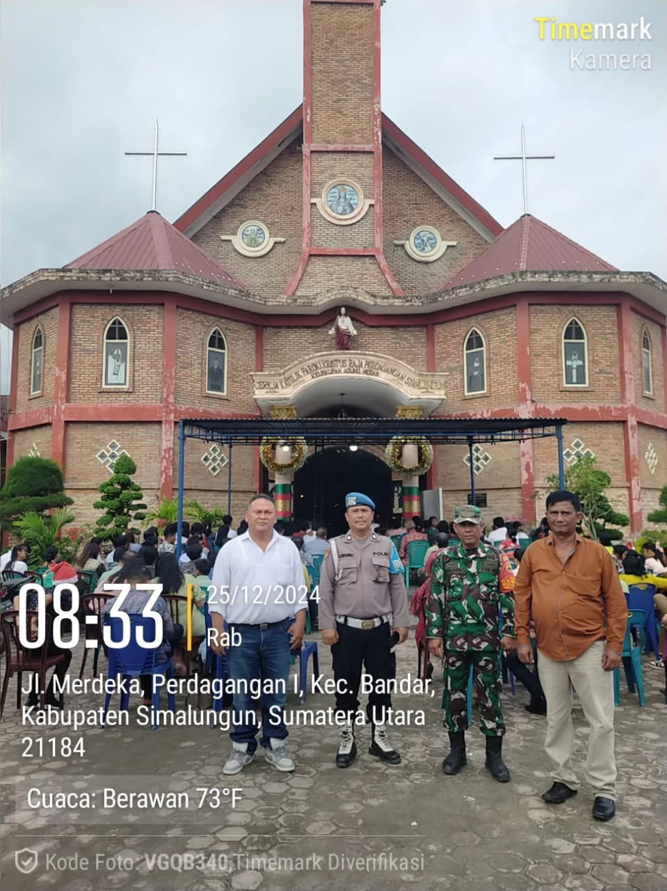 Pengamanan Pelaksanaan Natal oleh Babinsa di Gereja Katolik Perdagangan