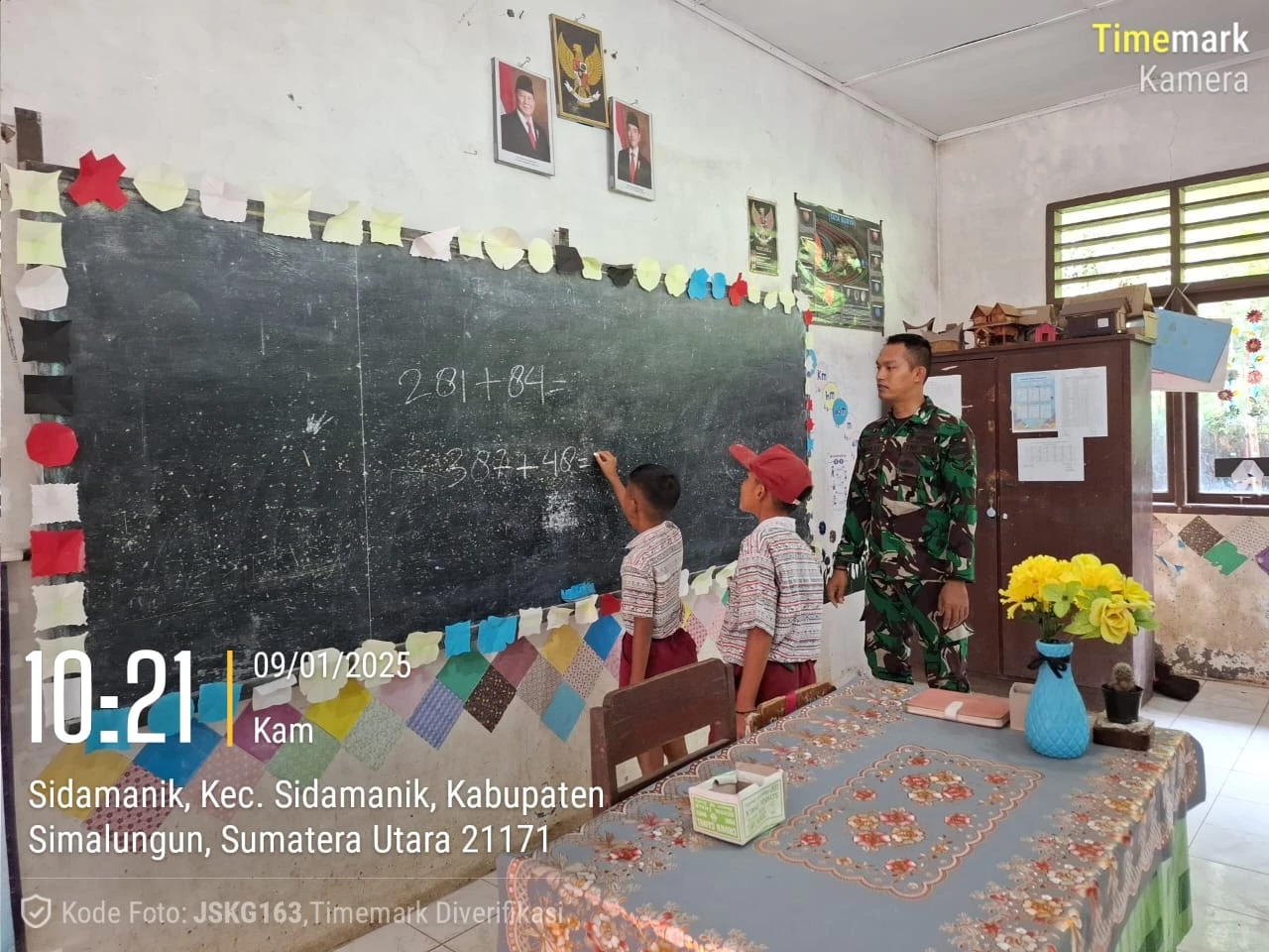 Matematika Dasar Metode Gasing diajarkan oleh Babinsa di Sekolah Dasar Negeri 091421 Bah Butong