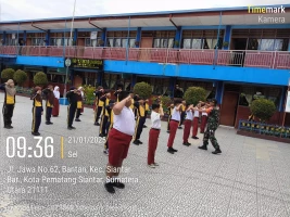 Pentingnya disiplin dalam kehidupan sehari-hari  Babinsa Berikan Pelatihan Baris-Berbaris kepada Siswa/Siswi SD Yayasan Perguruan Keluarga