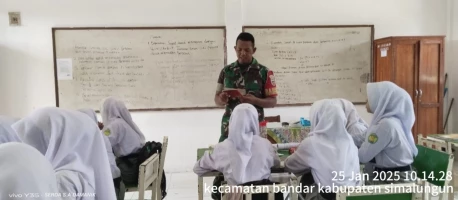 Pentingnya peran generasi muda dalam memajukan bangsa, Babinsa Gelar  Wasbang kepada siswa-siswi Al-washliyah 2 perdagangan 1