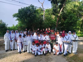 Dampingi latihan drumband, Babinsa Kodim 0207/Simalungun Beri Motivasi Untuk Giat Berlatih