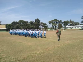 Tanamkan Disiplin Babinsa Kodim 0207/SML Latih  Siswa-Siswi SMK Jelang HUT RI 2024