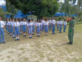 Tanamkan Bela Negara Dan Kedisiplinan, Babinsa Memberikan  Materi Wasbang Pada Siswa