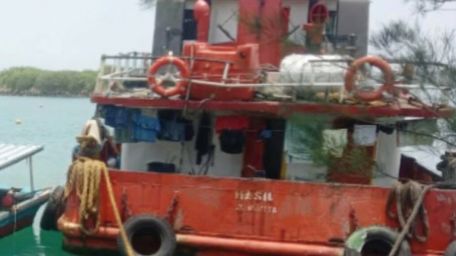 Kapal SPOB Hasil Jakarta